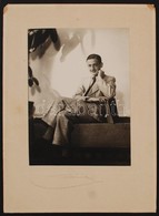 Cca 1930 Rónai Dénes (1875-1964): A Pálya Kezdetén, Aláírt, Hideg Pecséttel Jelzett Műtermi Fotó, 23x16 Cm, Karton 34,5x - Other & Unclassified