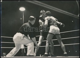 1936 Olimpiai Játékok, A Képen Az Aranyérmes Harangi Imre ökölvívó, Feliratozott Német Sajtófotó, 24×18 Cm - Autres & Non Classés