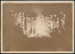 Cca 1925 Cserkészek Tábortűznél, Fotó, 13×18 Cm / Scouts At Campfire, Photo - Pfadfinder-Bewegung