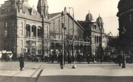 ** T1 ~1925 Budapest VI. Nyugati Pályaudvar, Automobil, Lovaskocsi és Rendőr. Photo - Non Classés