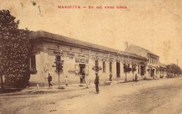 T2/T3 1913 Margitta, Marghita; Református Elemi Iskola, Takarékpénztár, Utcakép, Szennyesi Károly Kereskedése, Pichelmay - Non Classés