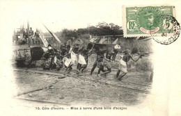 * T1/T2 Cote D'Ivoire, Ivory Coast; Mise A Terre D'une Bille D'acajou / Grounding A Mahogany Log, African Folklore - Sin Clasificación