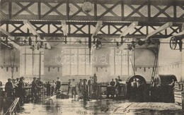 T2 Vittel, Embouteillage Interieur / Bottling Factory Interior With Workers - Non Classificati