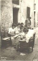 ** T1/T2 Venice, Venezia; Perlere / Women Making Lace. Sciutto 871. - Ohne Zuordnung