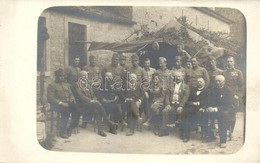 ** T2 Első Világháborús Katonai Lap, Méltóságok Csoportképe álcázott Sátor Előtt / WWI K.u.K. Military, Dignitaries In F - Non Classés