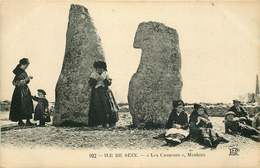 FINISTERE ILE DE SEIN  Les Causeurs ,Menhirs - Ile De Sein