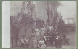 CARTE PHOTO TOP ANIMATION - ISERE - BRESSON - FAMILLE POSANT DEVANT SA MAISON A IDENTIFIER  - - Voreppe