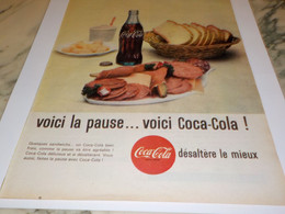 ANCIENNE PUBLICITE LA FRAICHEUR EN PERSONNE COCA COLA 1961 - Reclame-affiches