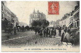 EURE  LE NEUBOURG - Place Du Marché Partie Est - Le Neubourg