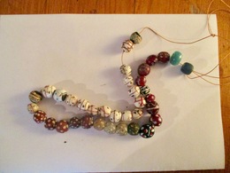 Ethiopia: 37 Coloured Glass Beads / By Piece (vente à La Pièce) - Halsketten