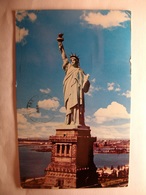 Carte Postale Etats Unis - Statue Of Liberty -Liberty Island,New York Bay (Petit Format Couleur Timbre Let Freedom Ring) - Statue Of Liberty