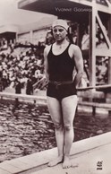YVONNE GODARD - Schwimmen