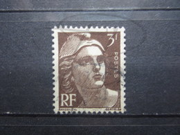 VEND BEAU TIMBRE DE FRANCE N° 715 , FOND LIGNE (a) !!! - Used Stamps