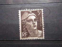 VEND BEAU TIMBRE DE FRANCE N° 715 , FOND LIGNE (b) !!! - Used Stamps