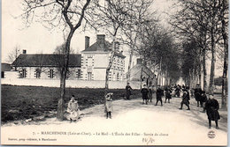 41 MARCHENOIR - Le Mail, L'école Des Filles, Sortie De Classe - Marchenoir