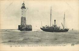 FINISTERE ILE DE SEIN  Phare D'Armen  Le Ravitaillement - Ile De Sein