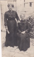 CARTE PHOTO (non Située) . MODE . Mère Et Fille -en Pied - En Tenue 1900 - Mode