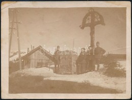 1917 Katonai Emlékmű Keresztre Feszített Krisztussal A Priszlop Tetején (Erdély), Hátoldalon Feliratozott Fotó, 8,5×11,5 - Ohne Zuordnung