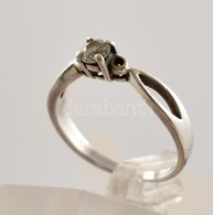 Ezüst(Ag) Gyűrű, Apró Kővel, Jelzett, Méret: 53, Bruttó: 1,8 G - Autres & Non Classés