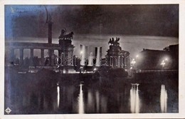 ** * Budapest Este - 26 Db Régi Képeslap Albumban / At Night. 26 Pre-1945 Postcards In Album - Non Classificati