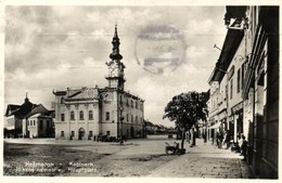 T2 Késmárk, Kezmarok; Hlavné Námestie, Kino / Hauptplatz / Fő Tér, Városháza, Vogelmann Mór üzlete, Mozi, Kerékpár, Auto - Non Classificati