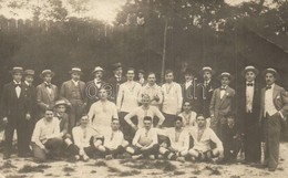 * T2/T3 1913 Komárom, Komárno; Futballpálya Focistákkal, Labdarúgás, Sport / Football Players, Football Field. Photo (EB - Non Classificati