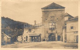 T2 1911 Körmöcbánya, Kremnitz, Kremnica; Városkapu Tér, üzletek. Kiadja Ritter Sándor / Square, Shops, Street View - Non Classés