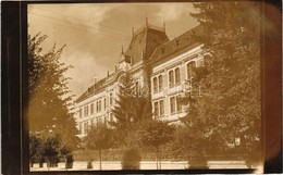 * T2 Rimaszombat, Gimnázium / Grammar School, Photo - Ohne Zuordnung