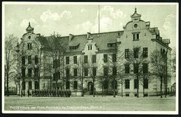 Treptow-Rega 1937 (ca.) S/w.Foto-Ak.: Polizeischule Prov. Pommern (Block III) Ungebr. (Foto Müller, Treptow-Rega) - Nati - Autres & Non Classés