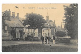 GUERIGNY  (cpa 58)  Entrée Des Cours Du Château   -  L  1 - Guerigny