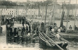 BREST   *** ARRIVEE DES BATEAUX DE PECHE  *** COLL ANDRIEU *** - Brest