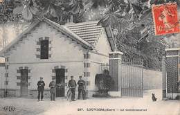27 - Louviers - Le Commissariat - Les Gendarmes Montent La Garde - Louviers