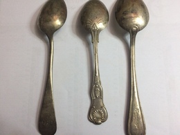 CUILLERES A CAFE ANCIENNE AVEC POINCONS - Spoons