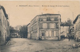CPA - France - (79) Deux-Sèvres - Mougon - Entrée Du Bourg - Other Municipalities
