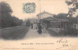 33-SOULAC-SUR-MER- ARRIVEE D'UN TRAIN DE PLAISIR - Soulac-sur-Mer