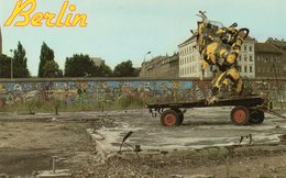 BERLIN - Kunstwerke An Der Mauer - Muro De Berlin