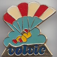 VOLVIC - PARACHUTISTE - Parachutting