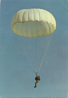 CPSM SPORTS La Descente En Parachute (militaire) - Parachutisme