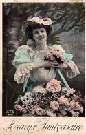 CARTE HEUREUX ANNIVERSAIRE - FEMME AVEC BOUQUET DE FLEURS 28 MARS 1908 - Geburtstag