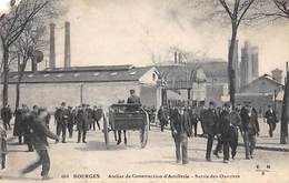 Bourges    18            Sortie Des Ouvriers De L'atelier De Construction D'Artillerie      (Angle Coupé Voir Scan) - Bourges