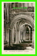 PETERBOROUGH, UK - THE PARVISE, PETERBOROUGH CATHEDRAL - KINGSWAY REAL PHOTO SERIES - - Autres & Non Classés