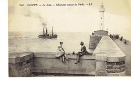 Cpa Dieppe La Jetée,retour De Pèche,année Folle. - Dieppe