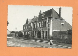 CPSM  -   Beuvraignes   -  (Somme) - La Mairie - Beuvraignes