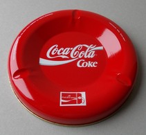 - Cendrier. COCA COLA - - Asbakken