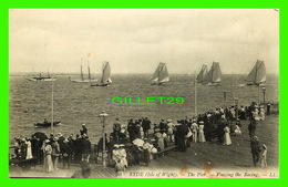 RYDE, ISLE OF WIGHT - THE PIER - VIEWING THE RACING - ANIMATED -  LL.  - THE BACKS ID GREEN - - Other & Unclassified