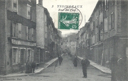 Delcampe - HAUTE LOIRE - 43 - YSSINGEAUX - Rue Du Puy - Belle Animation Et Commerce - Yssingeaux