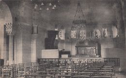 Cp , MILITARIA , L'Ossuaire De DOUAUMONT , Vue Intérieure De La Chapelle Catholique, On Remarque Le Maître-autel - Cimiteri Militari