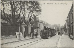 CPA 552 - Chemin De Fer Train Rue De La République VIERZON 18 - Vierzon