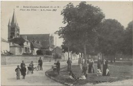 CPA 44 - Place Des Fêtes BRIE-COMTE-ROBERT 77 - Brie Comte Robert