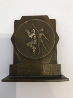 Médaille Bronze. Koekelberg à L'Amicale Police Koekelberg Championne De Belgique Basket 1954-1955. Sport. Contaux. - Professionals / Firms